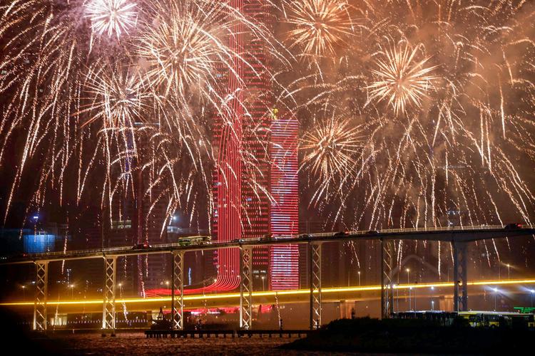 2025年新澳门天天开彩大全和俄一桥梁被炸坍塌与俄罗斯桥梁坍塌